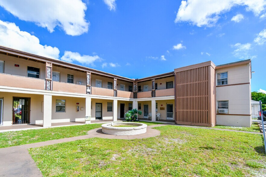 More Photos Of 535-537 18th St, West Palm Beach, West Palm Beach Apartments For Sale