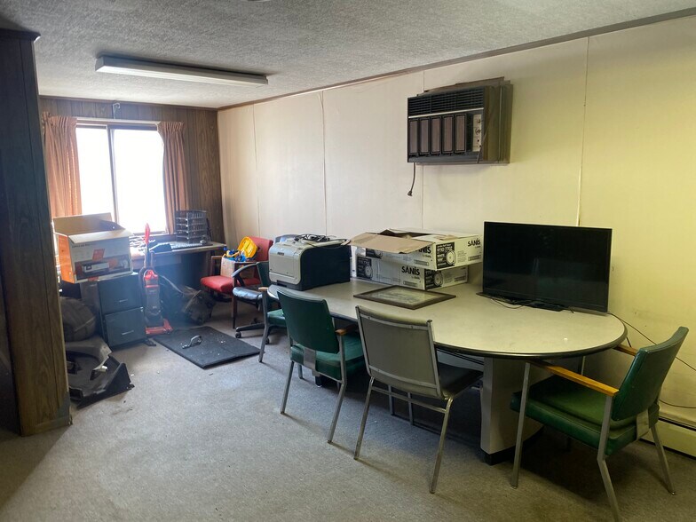 More Photos Of 840 Cayuga Creek Rd, Buffalo Auto Repair For Sale