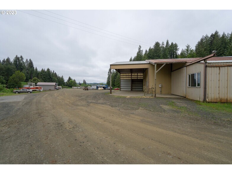 More Photos Of 94755 Quiet Valley Ln, Myrtle Point Warehouse For Lease