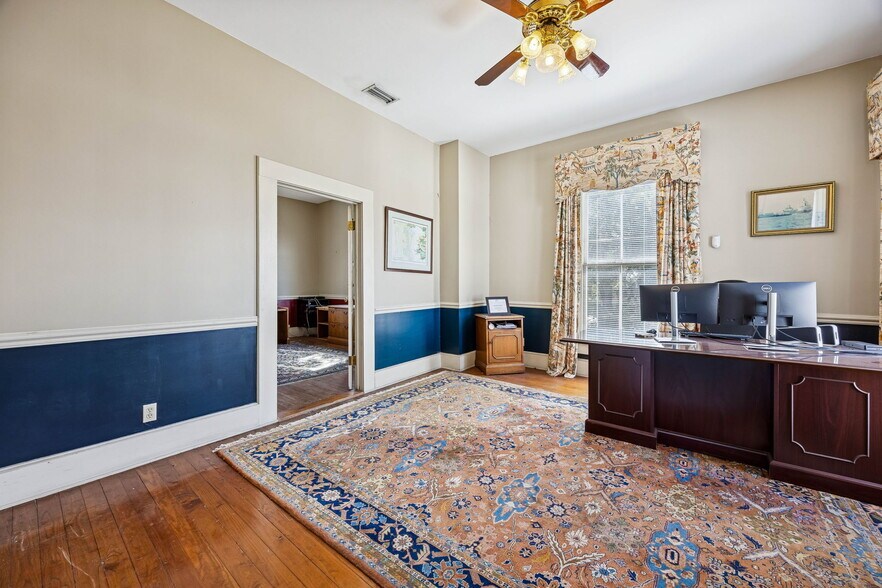 More Photos Of 501 N 3rd St, Fernandina Beach Office For Sale