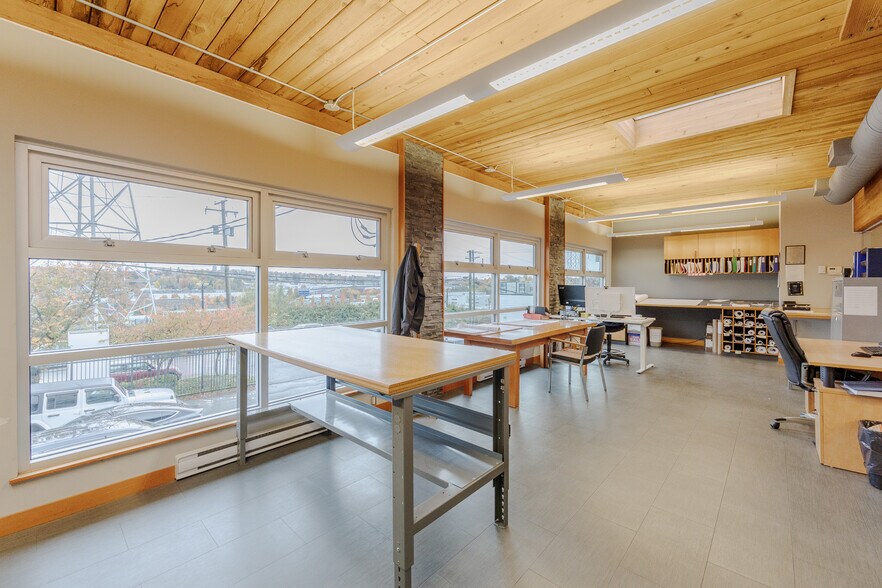 More Photos Of 3905 2nd Ave, Burnaby Flex For Sale