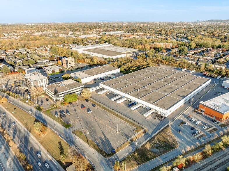 More Photos Of 666 Boul Saint-Martin O, Laval Office For Lease