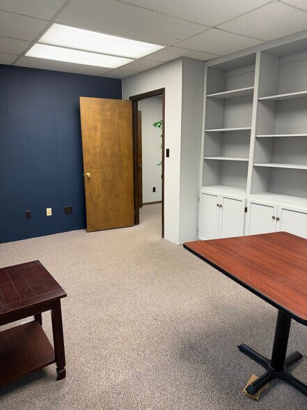 More Photos Of 424 E Mill Ave, Pelican Rapids Office For Lease