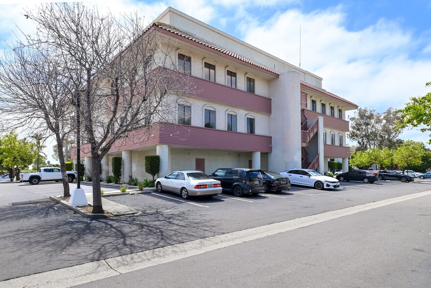 More Photos Of 501 W Channel Islands Blvd, Port Hueneme Loft Creative Space For Lease