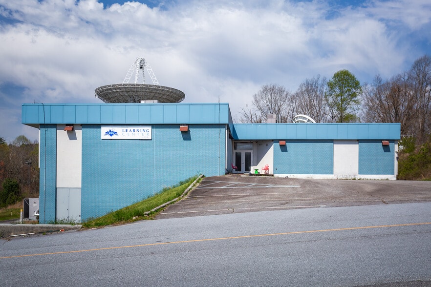 More Photos Of 1 Pari Dr, Rosman Specialty For Sale