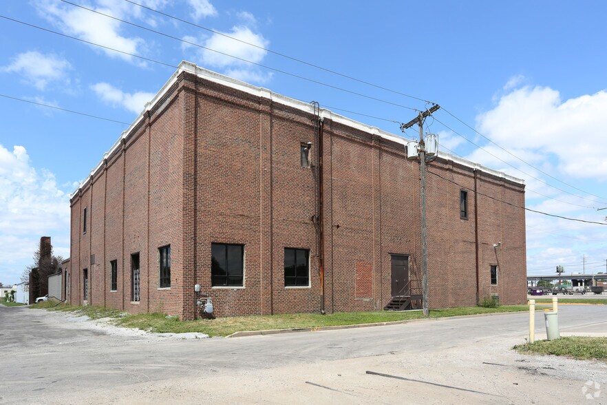 Primary Photo Of 1208 Iron St, North Kansas City Warehouse For Sale