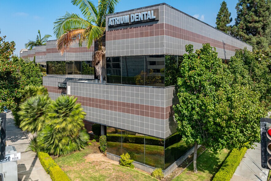 Primary Photo Of 221 E Glenoaks Blvd, Glendale Medical For Lease