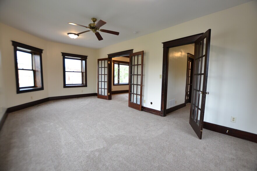 More Photos Of 701 Meeker Ave, Joliet Flex For Sale