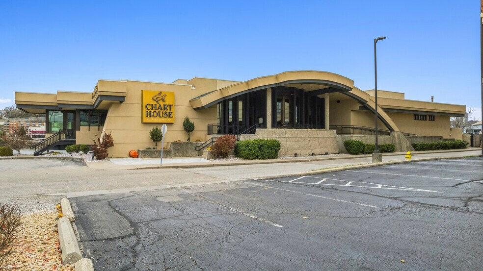 More Photos Of 405 Riverboat Row, Newport Restaurant For Sale