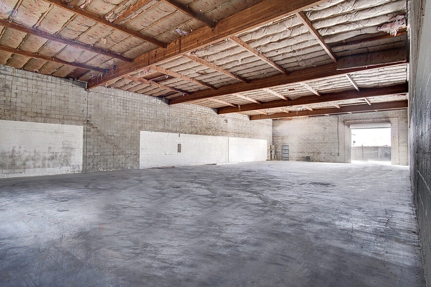 Primary Photo Of 15539 Vermont Ave, Paramount Manufacturing For Lease