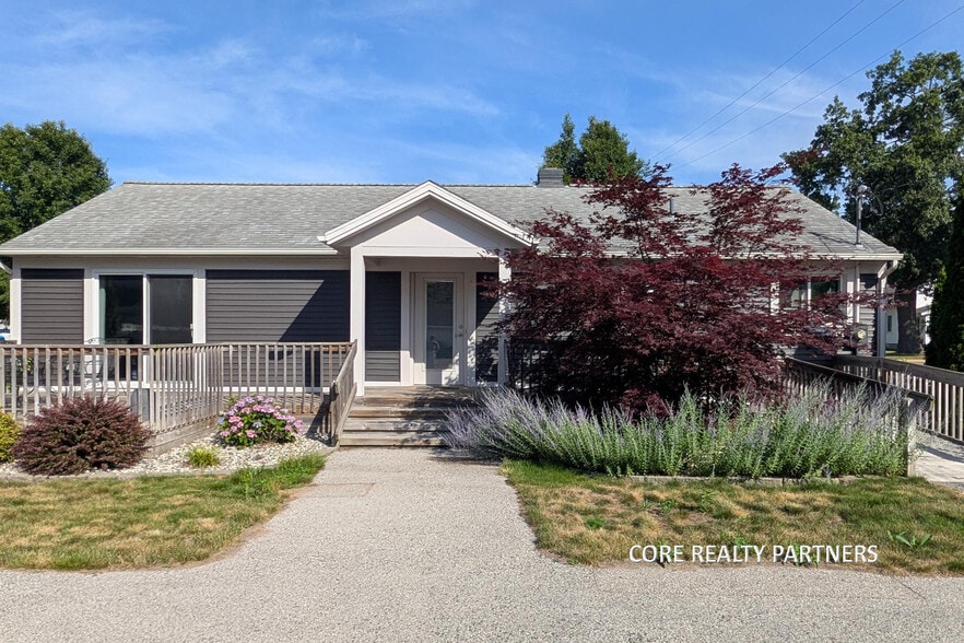 More Photos Of 1921 Ruddiman Dr, Muskegon Office For Lease