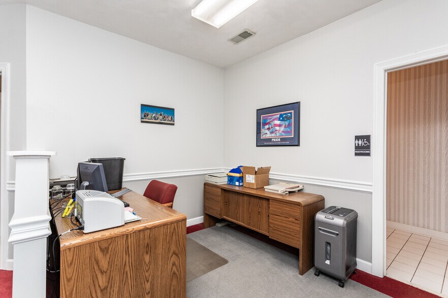 More Photos Of 1186 S State Route 157, Edwardsville Loft Creative Space For Sale