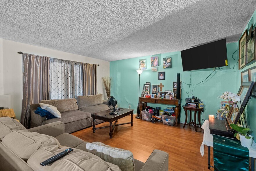 More Photos Of 7614 Mason Ave, Winnetka Multifamily For Sale