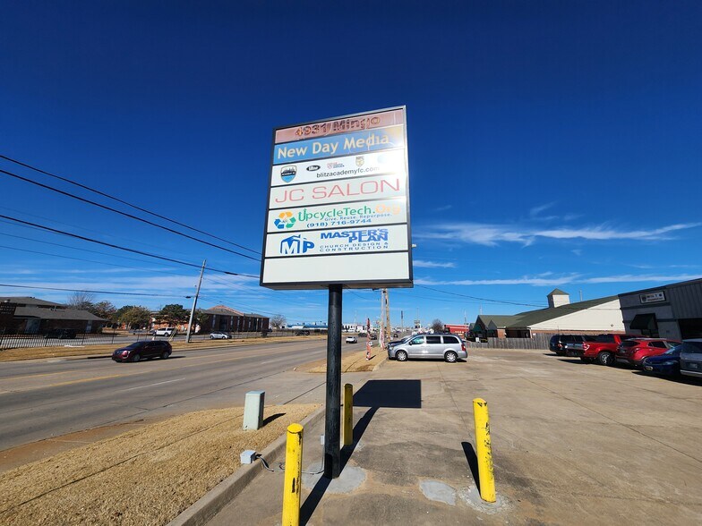 More Photos Of 4931 S Mingo Rd, Tulsa Flex For Lease