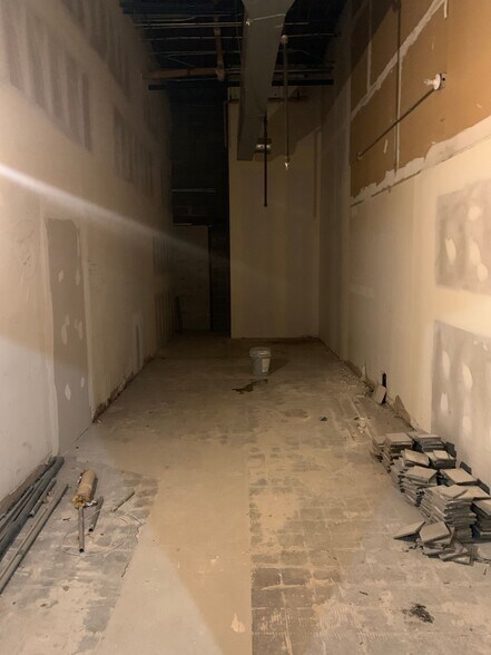 More Photos Of 546-584 S Randall Rd, Saint Charles Unknown For Lease