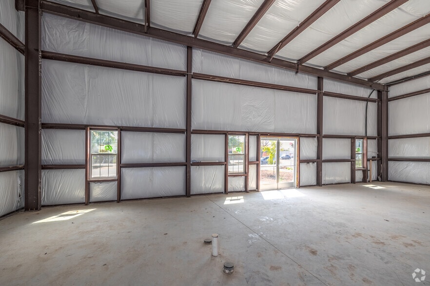 More Photos Of 7822 Fortune Dr, San Antonio Warehouse For Lease