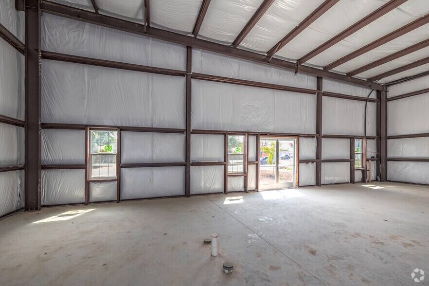 More Photos Of 7822 Fortune Dr, San Antonio Warehouse For Lease