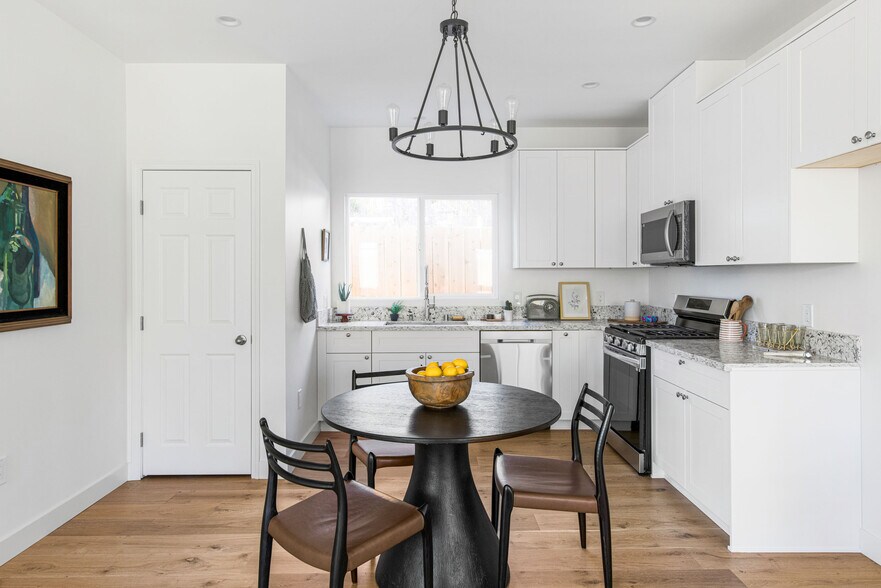 More Photos Of 4363 Eagle Rock Blvd, Los Angeles Multifamily For Sale