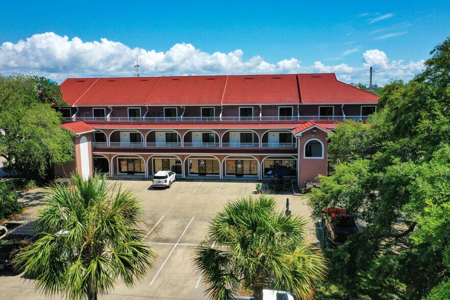 More Photos Of 220-236 Harbor Blvd, Destin Storefront Retail Residential For Sale