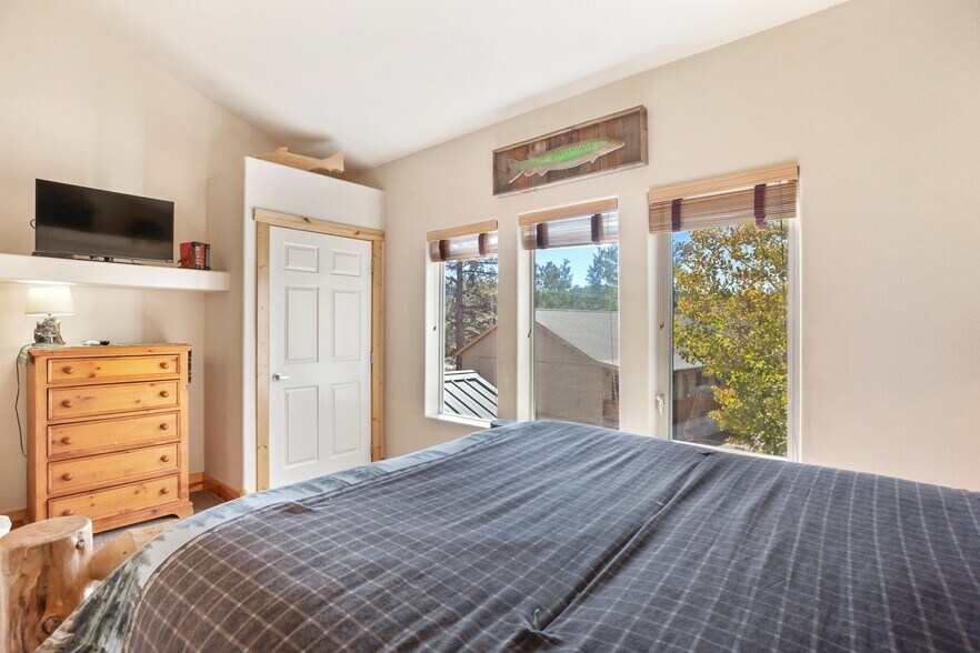 More Photos Of 777 E Highway 24, Woodland Park Hotel For Sale