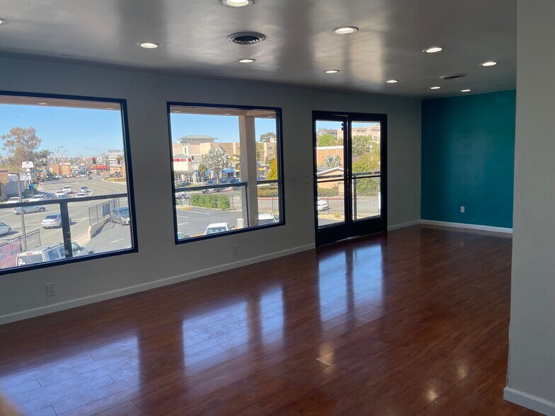 More Photos Of 1615 E Plaza Blvd, National City Office For Sale