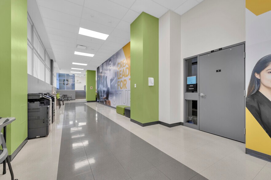 More Photos Of 1 Riverside Dr W, Windsor Office For Lease