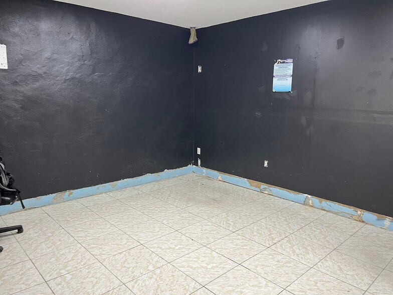 More Photos Of 2195 NW 27th Ave, Miami Freestanding For Sale
