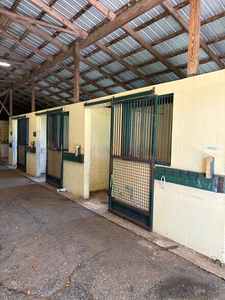 More Photos Of 9400 NW 160th St, Reddick Horse Stables For Sale
