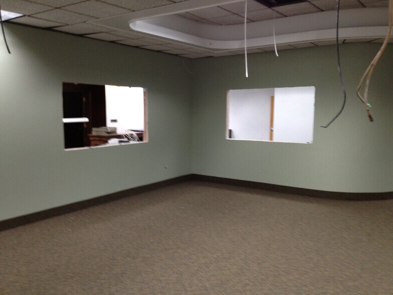 More Photos Of 861-863 Broadway, Bayonne General Retail For Sale