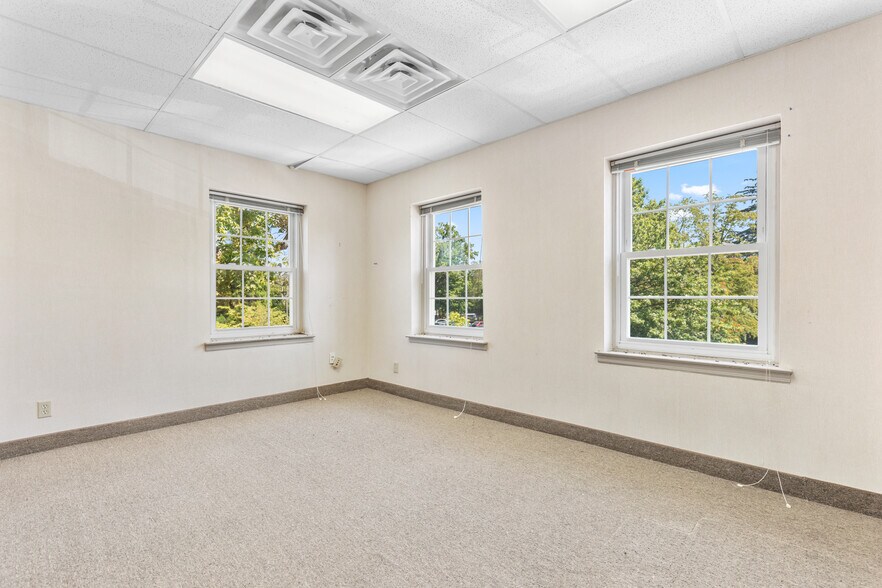 More Photos Of 50 S Franklin Tpke, Ramsey Medical For Lease