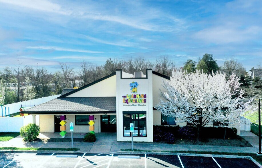 Primary Photo Of 7541 Virginia Oaks Dr, Gainesville Schools For Sale