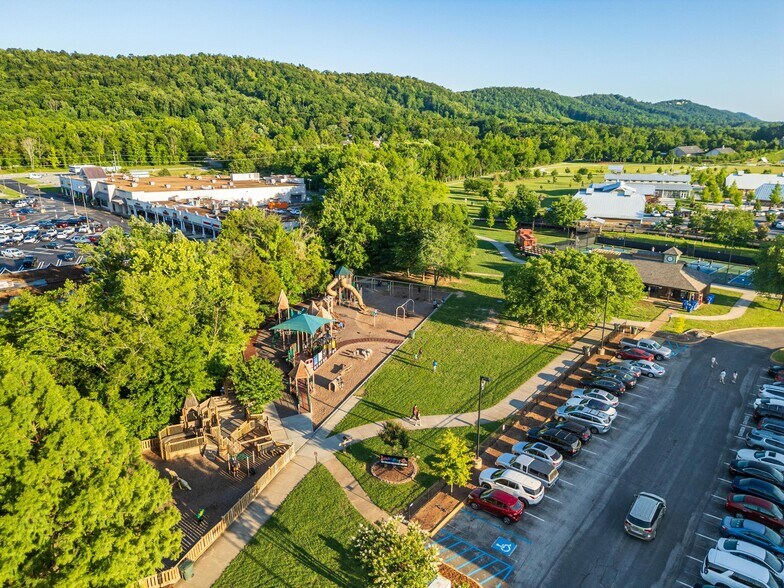 More Photos Of 9298 Apison Pike, Ooltewah Office Residential For Sale