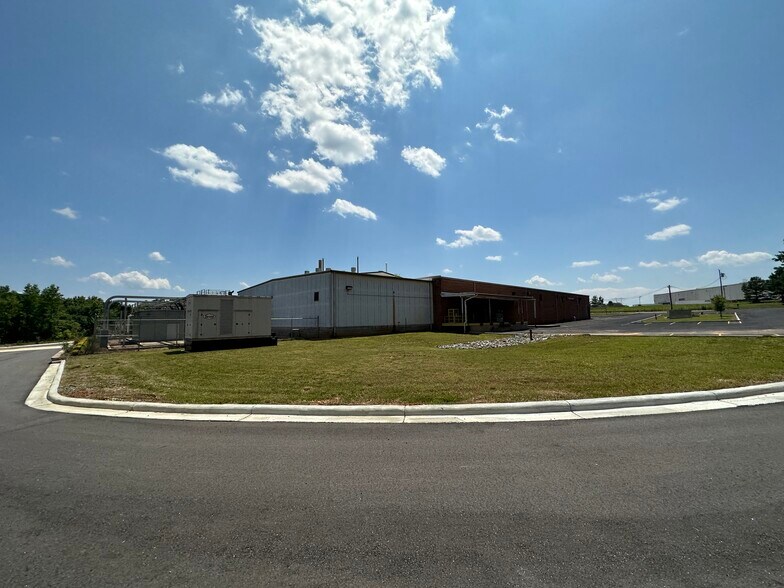 More Photos Of 119 Metrolina Dr, Shelby Manufacturing For Sale