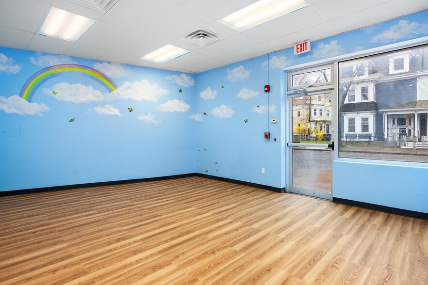 More Photos Of 352 Washington St, Somerville Light Manufacturing For Sale