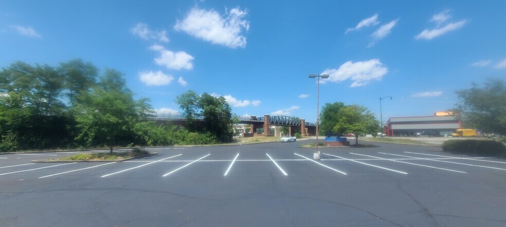 More Photos Of 201 W Carmel Dr, Carmel Theater Concert Hall For Lease