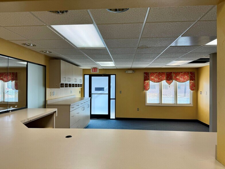 More Photos Of 400 Mocksville Ave, Salisbury Medical For Sale