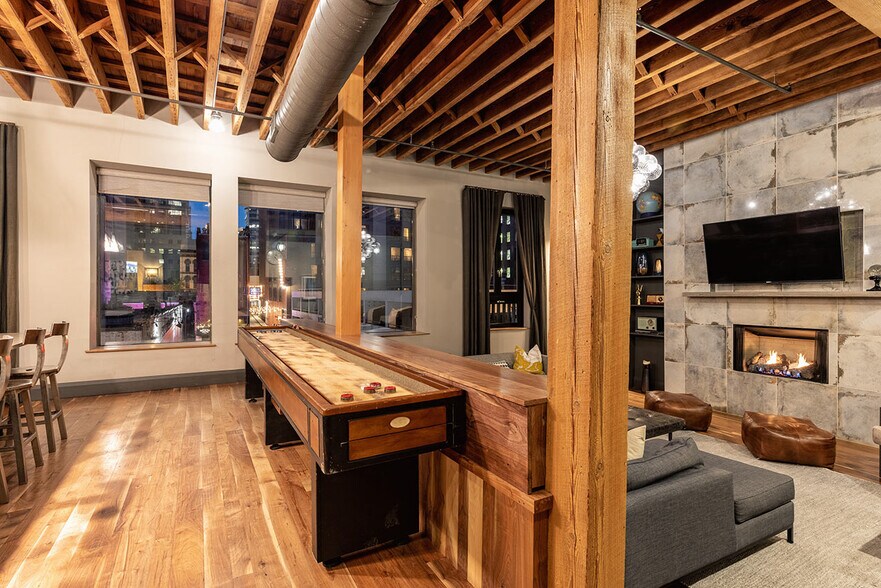 More Photos Of 218 3rd Ave N, Nashville General Retail For Sale