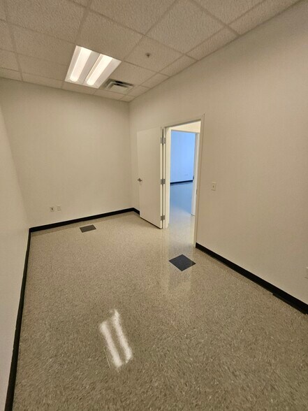 More Photos Of 2100 1st Ave S, Saint Petersburg Medical For Sale