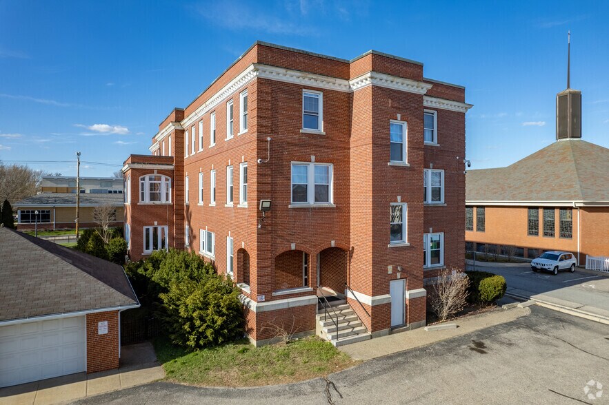 More Photos Of 193 Walcott St, Pawtucket Office For Lease