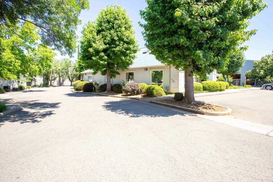 More Photos Of 353 Park Marina Cir, Redding Loft Creative Space For Sale
