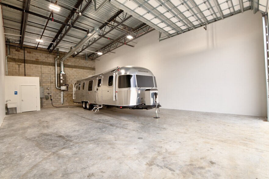 More Photos Of 7040 SE Federal Hwy, Hobe Sound Warehouse For Sale