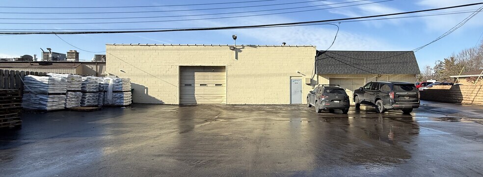 More Photos Of 5922-5932 S Main St, Village of Clarkston Storefront For Sale