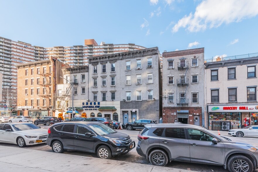 More Photos Of 35 Madison St, New York Apartments For Sale