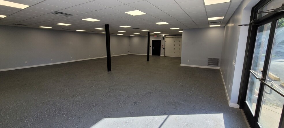 More Photos Of 3374 E Atherton Rd, Burton Freestanding For Lease