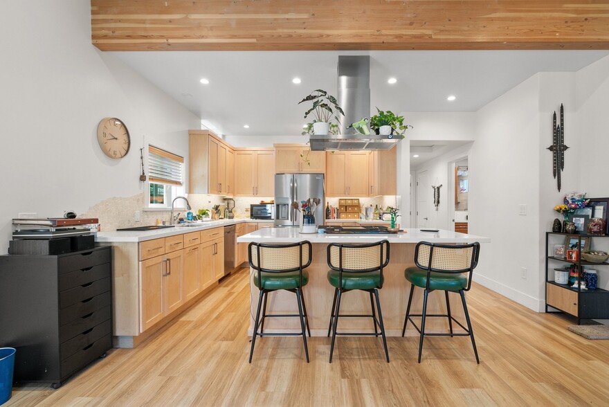 More Photos Of 420 Capitola Road Ext, Santa Cruz Apartments For Sale