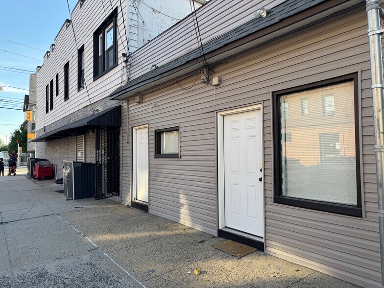Primary Photo Of 194 Woodward St, Jersey City General Retail For Lease