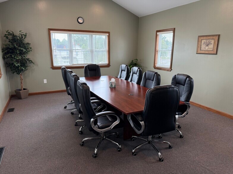 More Photos Of 624 E Main St, Lancaster Office For Lease