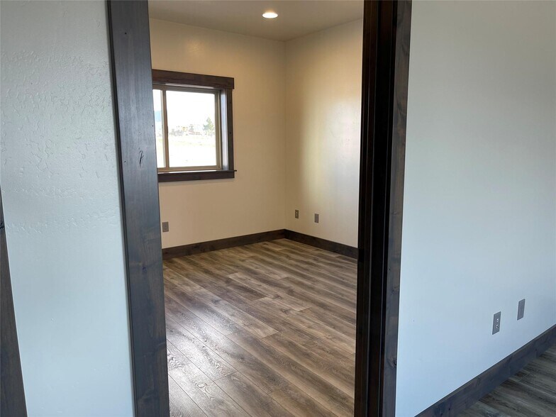 More Photos Of 7099 Two Smokes Way, Missoula Specialty For Sale