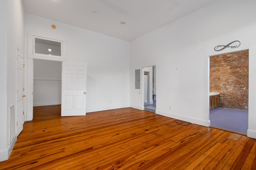 More Photos Of 107-109 W Pleasant Ave, Covington Loft Creative Space For Sale