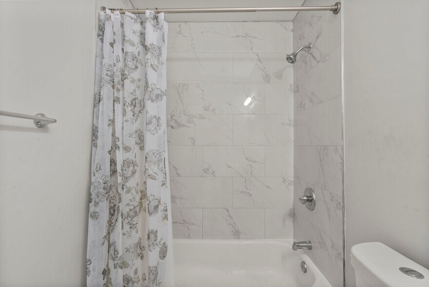 More Photos Of 4710 Liberty Heights Ave, Baltimore General Retail For Sale